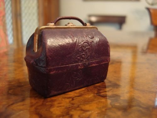 wonderful 19th century victorian novelty travelling inkwell in the form of a gladstone bag